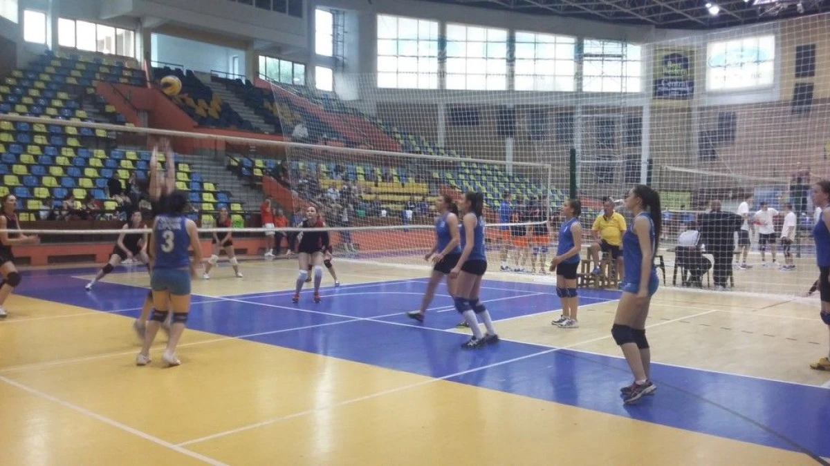 VOLEIUL FEMININ ARĂDEAN REVINE ÎN DIVIZIA A2