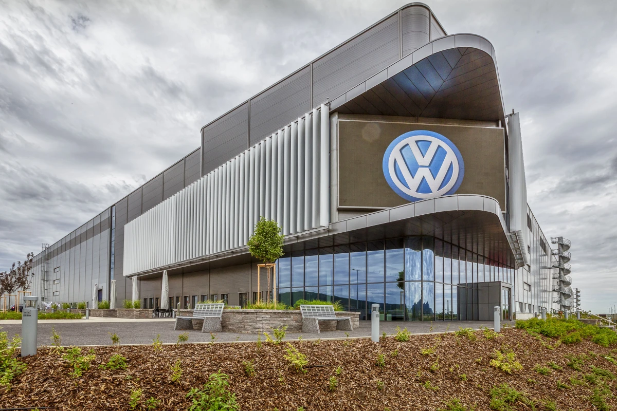  Volkswagen a aprobat cel mai dur plan de restructurare din istoria auto a Germaniei: 100.000 de oameni vor fi concediați 