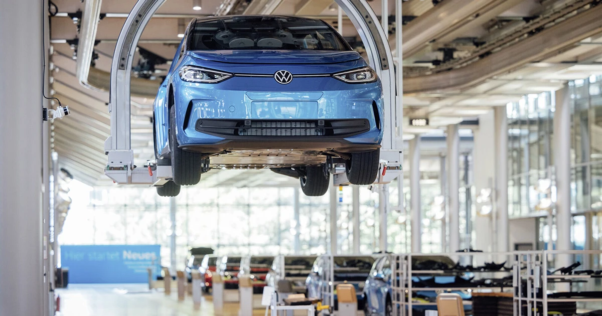 Volkswagen taie 19.000 de locuri de muncă în Germania. Gigantul auto accelerează restructurarea