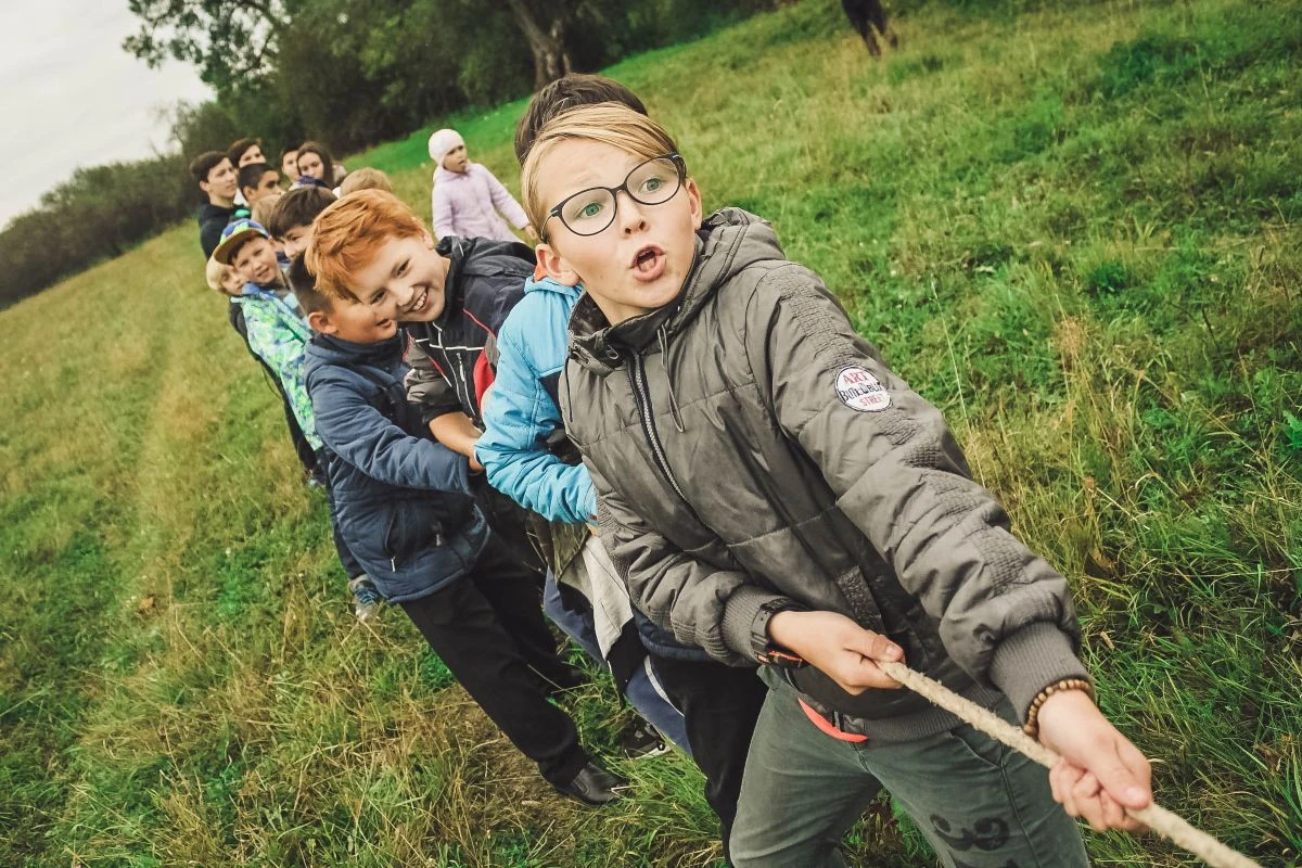 Vrei să organizezi o tabără sau o excursie pentru copii? Iată câteva sfaturi utile