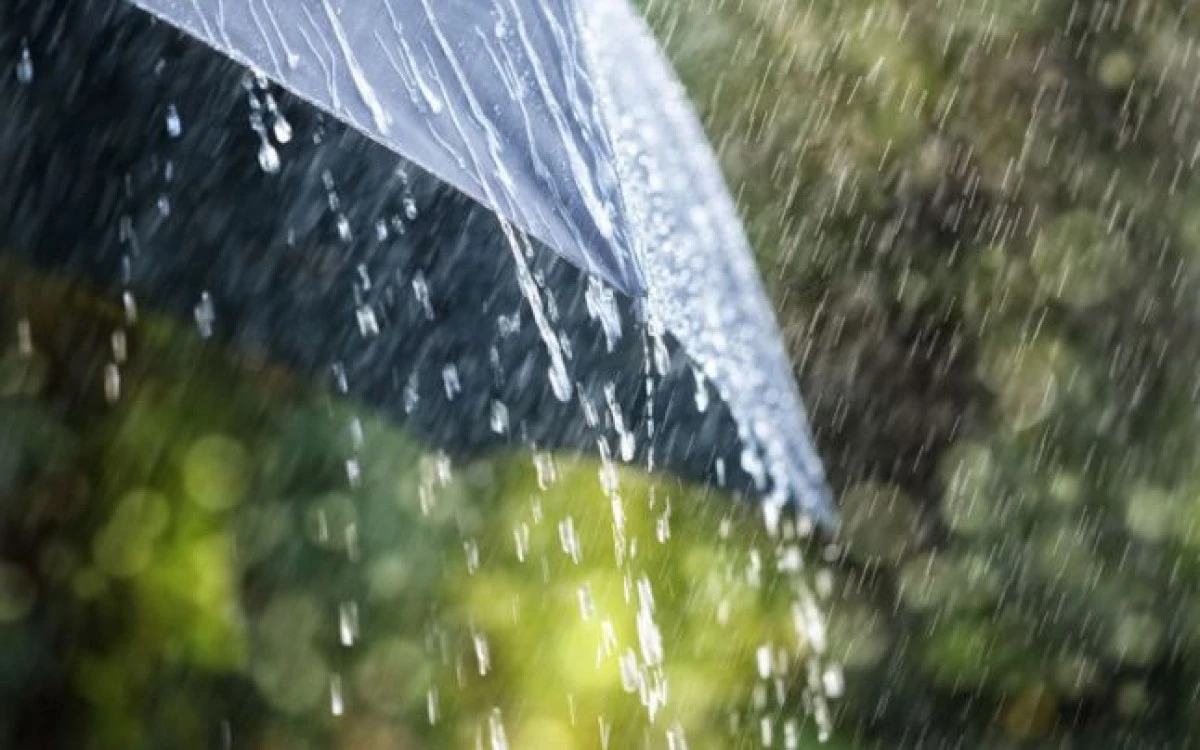 Vremea rea se întoarce. Descărcări electrice, vijelii şi grindină, în majoritatea regiunilor
