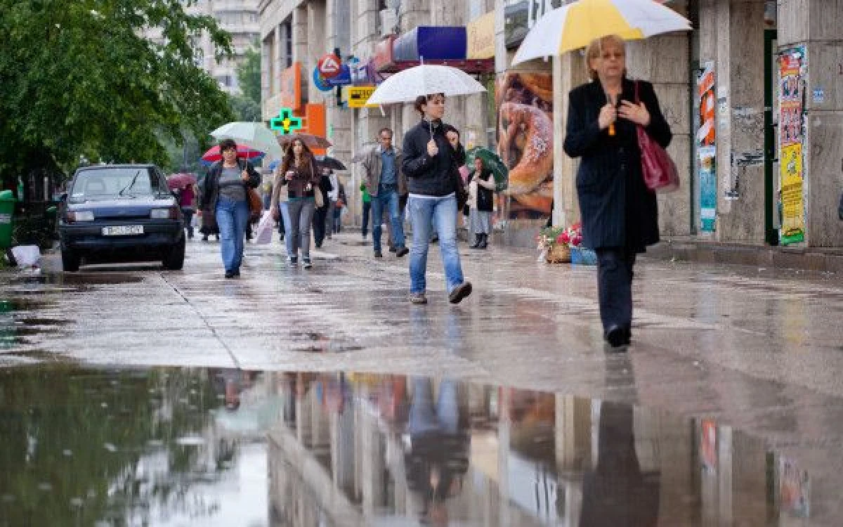 VREMEA SE RACESTE INCEPAND DE MARTI. SE ANUNTA PLOI SI INTENSIFICARI ALE VANTULUI