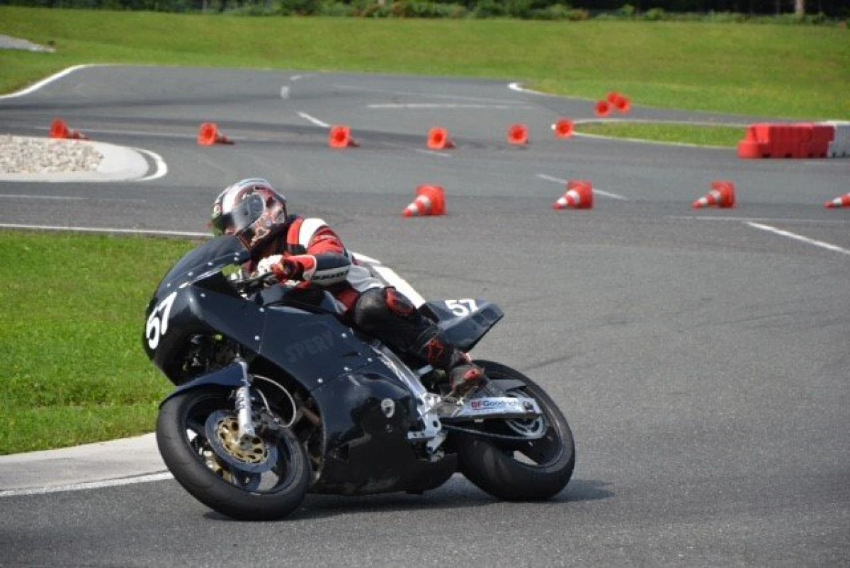 Weekend cu adrenalină, la Arad! Se dă startul naţional la supermoto şi viteză