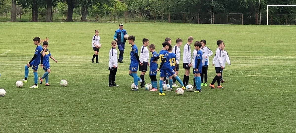 Weekend cu fotbal juvenil la Pecica: Cupa Orașului adună la start 24 de echipe din trei județe
