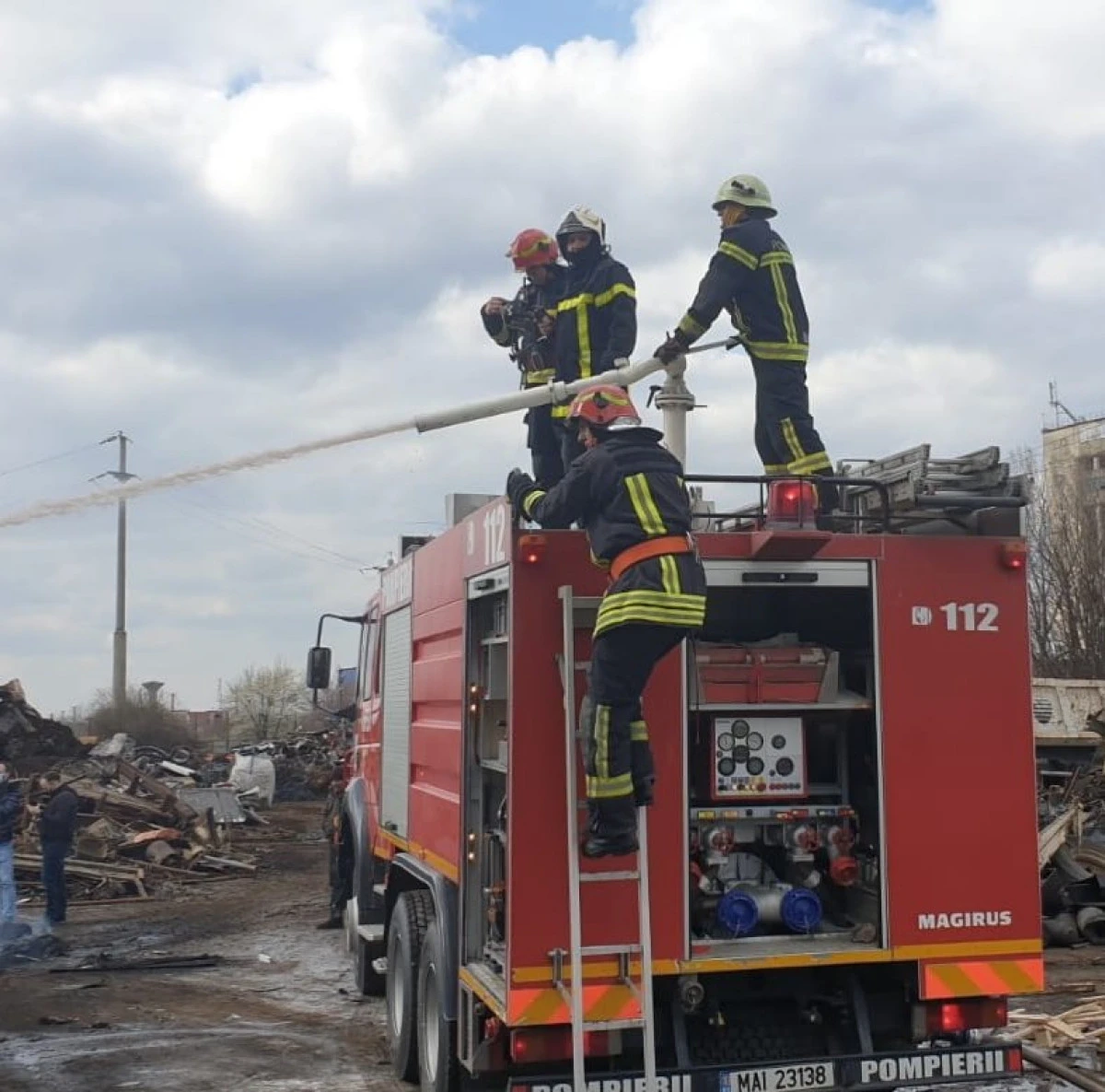 Weekend de foc pentru pompierii arădeni: 134 de misiuni