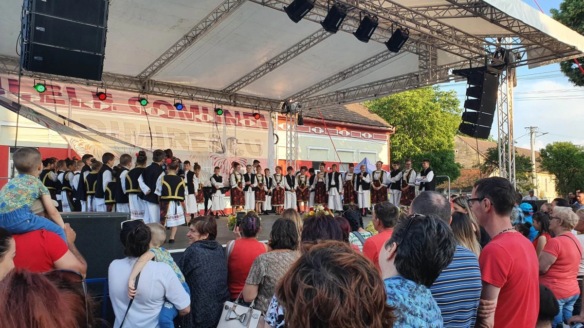 Weekend de sărbătoare şi voie bună, cu ocazia Zilelor comunei Vladimirescu (FOTO)