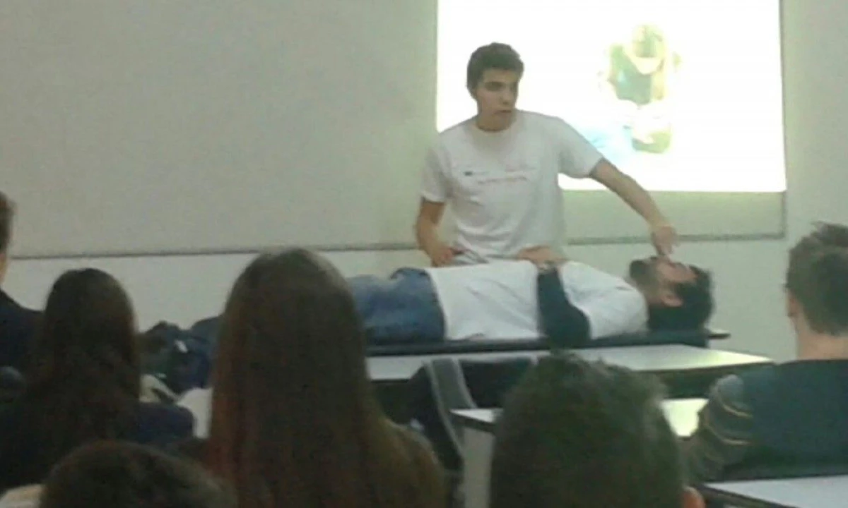 WORKSHOP DE PRIM AJUTOR LA COLEGIUL ECONOMIC ARAD