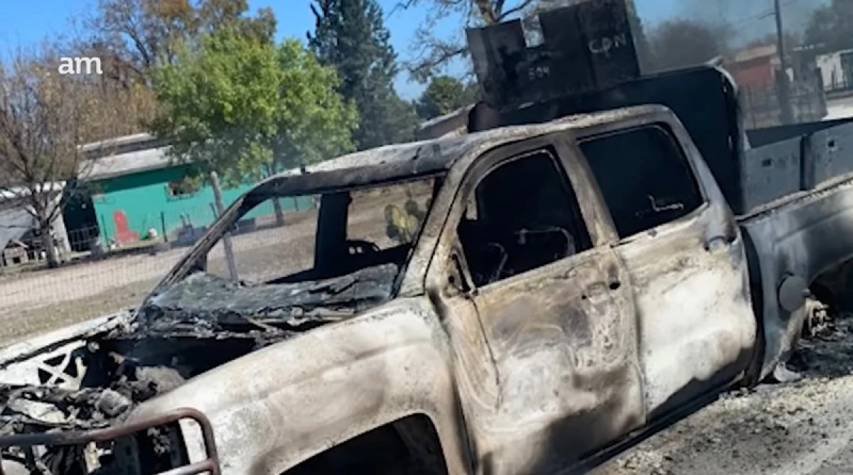 ​Zece bărbaţi înarmaţi şi patru poliţişti ucişi într-un schimb de focuri în Mexic