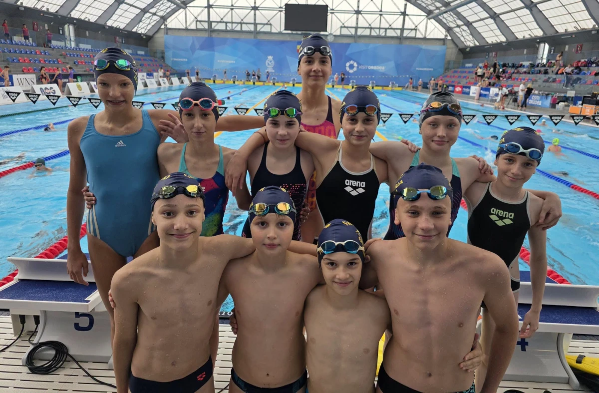 Zece înotători de la CSS Gloria Arad participă la Campionatul Național de Cadeți de la Oradea