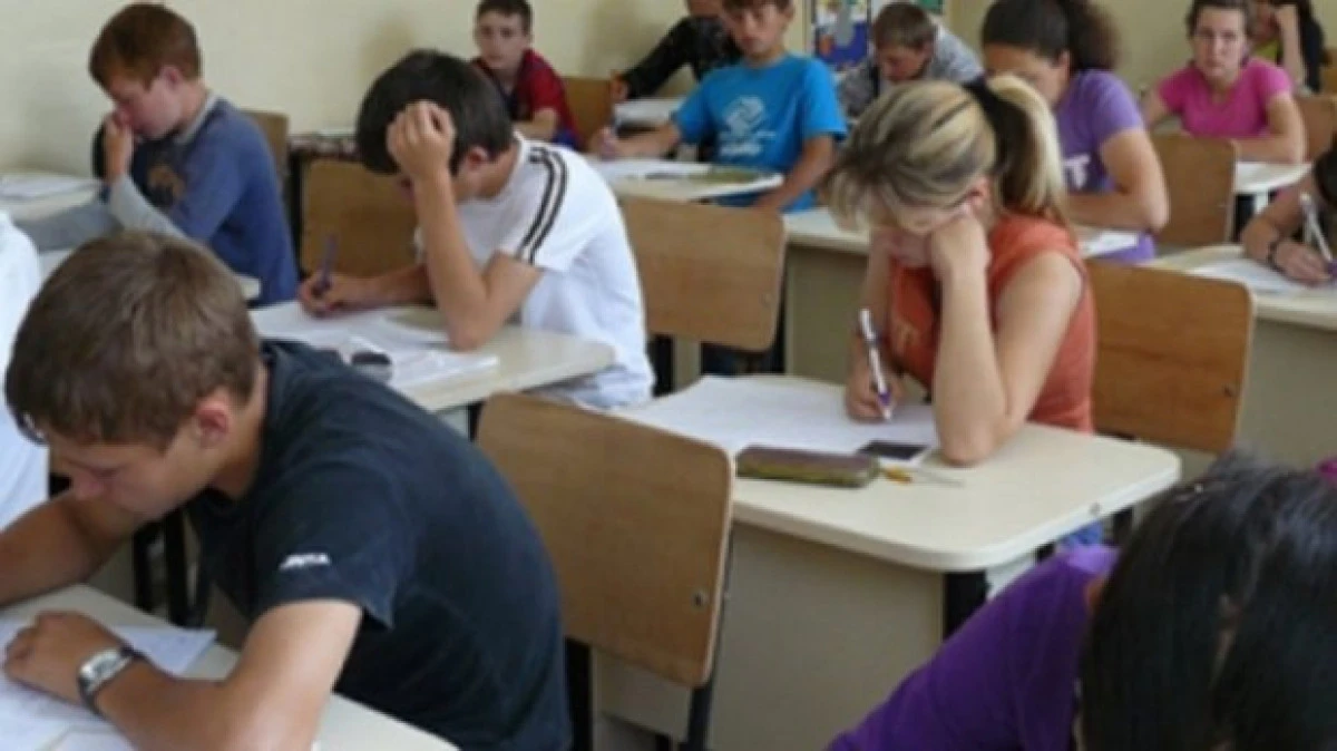 Zece la sută dintre elevi nu s-au prezentat la prima probă din cadrul Evaluării naționale