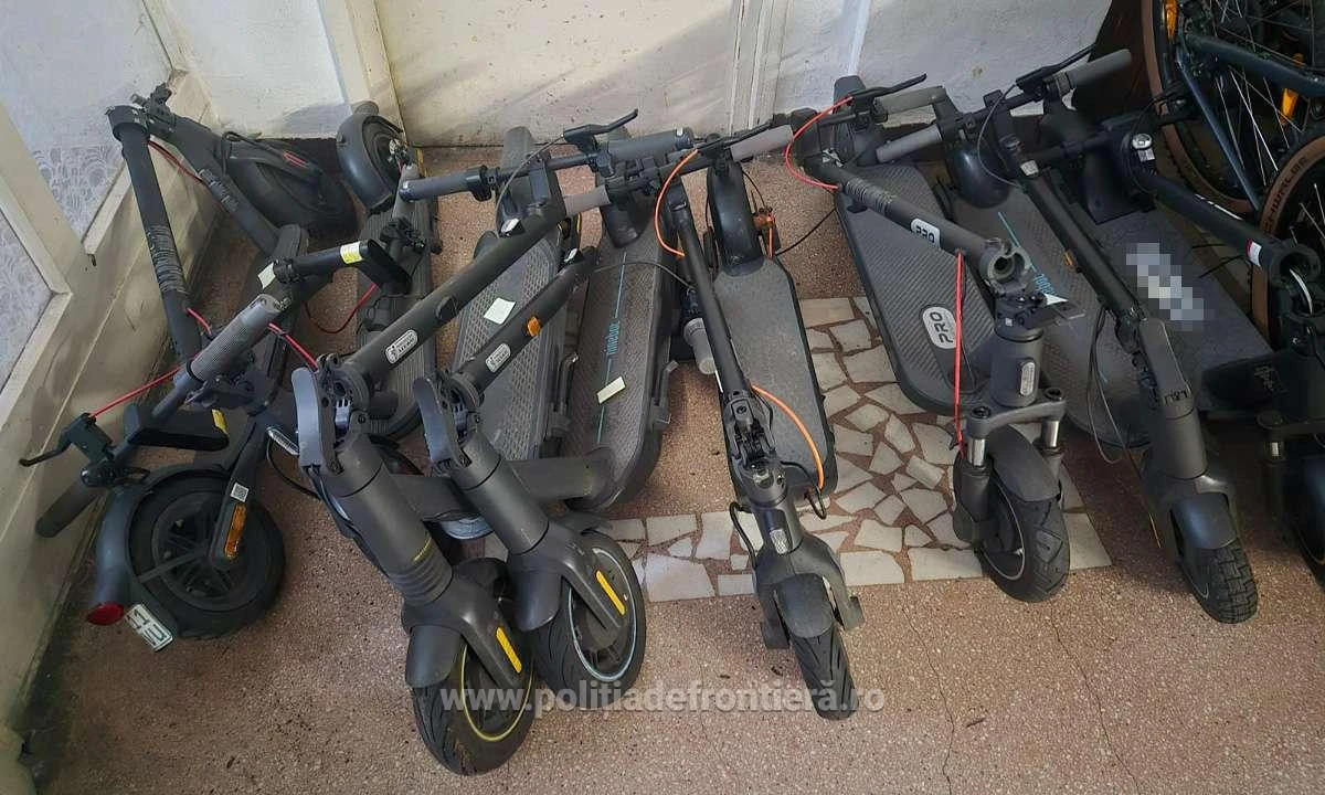 Zeci de biciclete și trotinete electrice fără acte de proveniență, estimate la aproximativ 172.000 de lei, descoperite de polițiștii de frontieră de la Nădlac