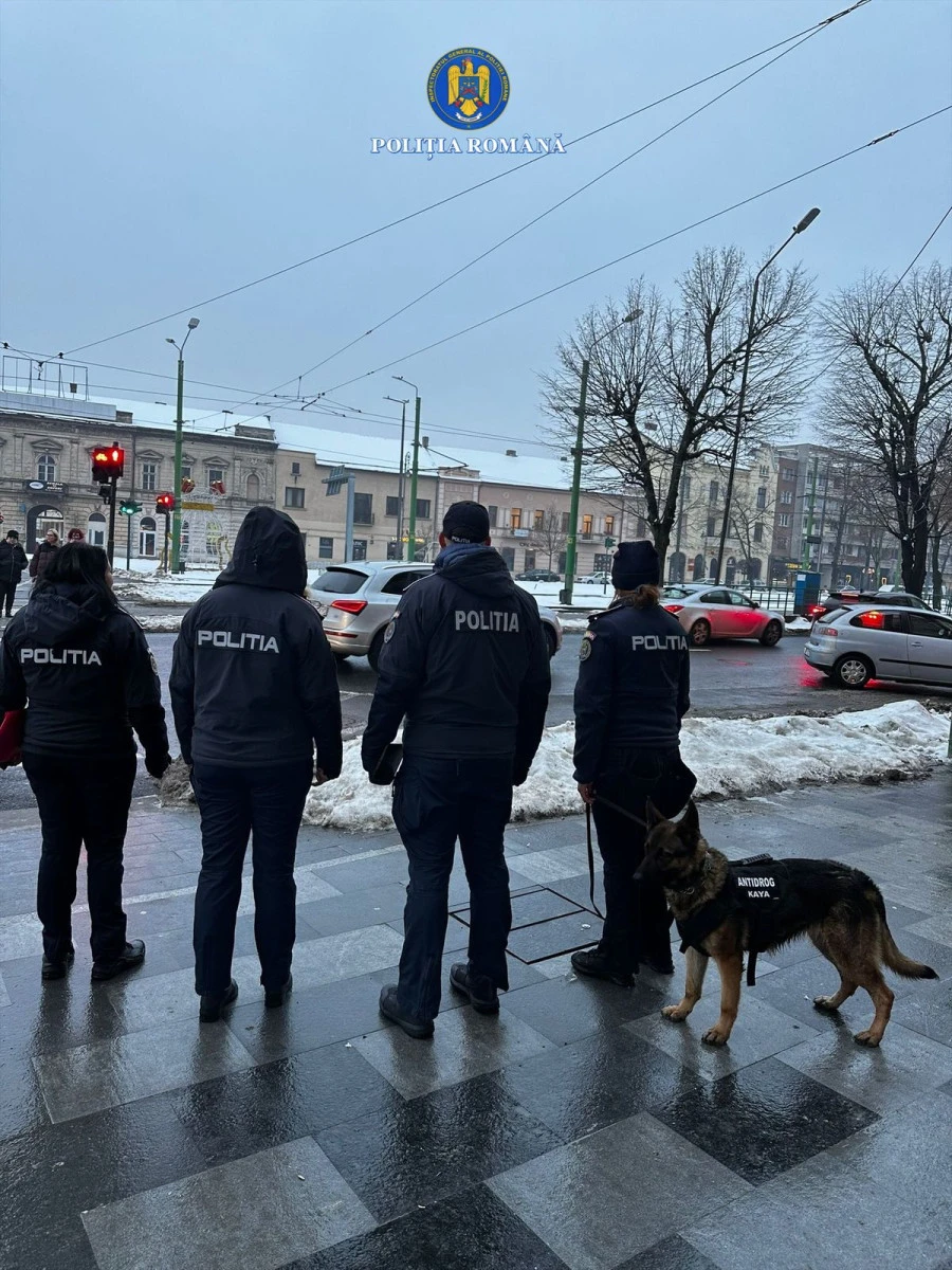 Zeci de elevi au fost găsiți în baruri, în timpul orelor, în urma controalelor desfășurate de polițiști și jandarmi în Arad