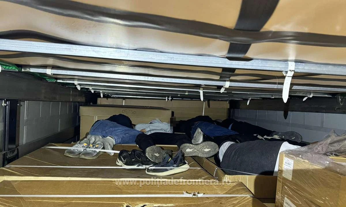 Zeci de migranţi, prinşi la vama Nădlac II, ascunşi în patru camioane şi două maşini