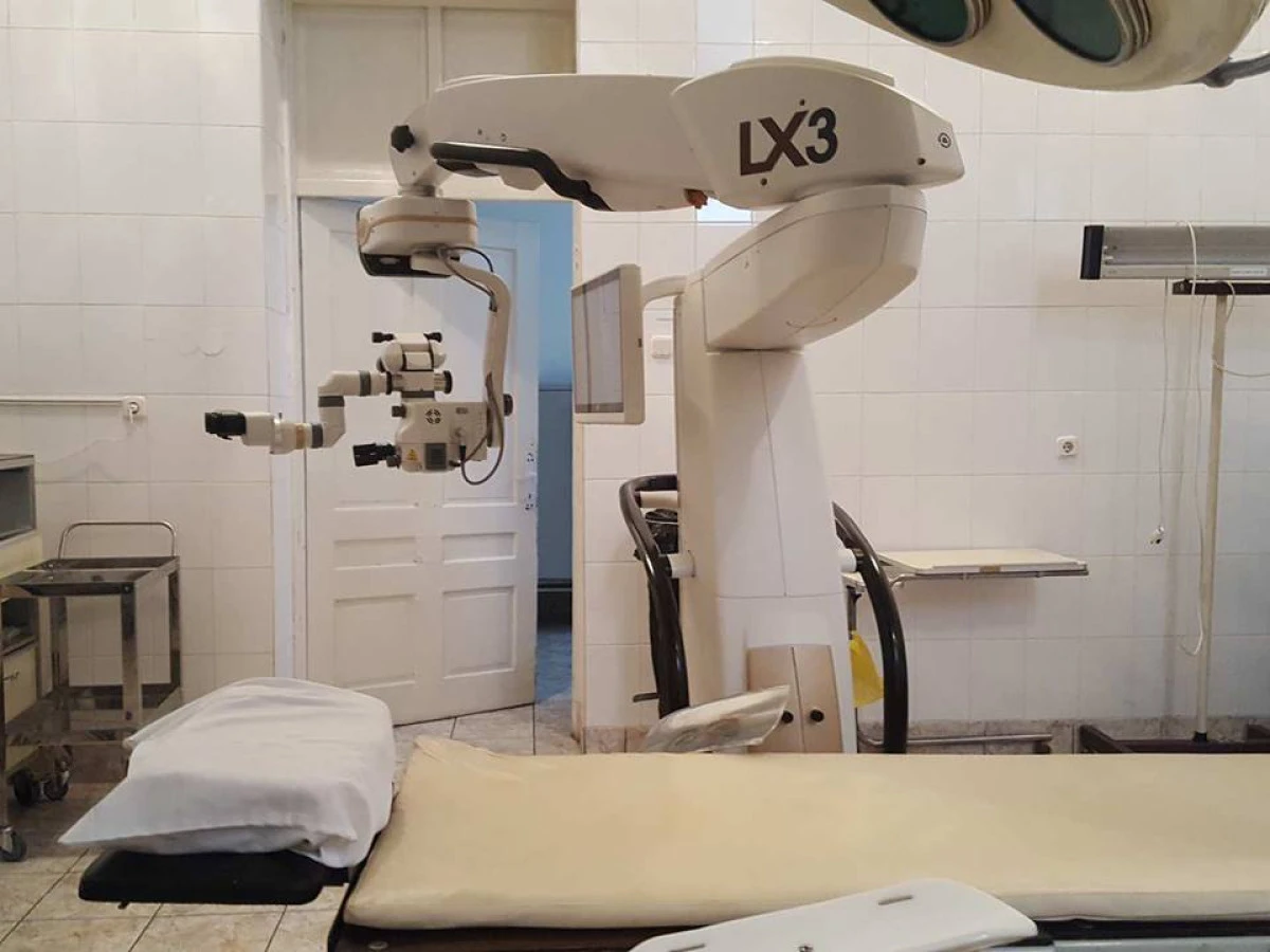 Zeci de operații de cataractă pe săptămână, la Județean