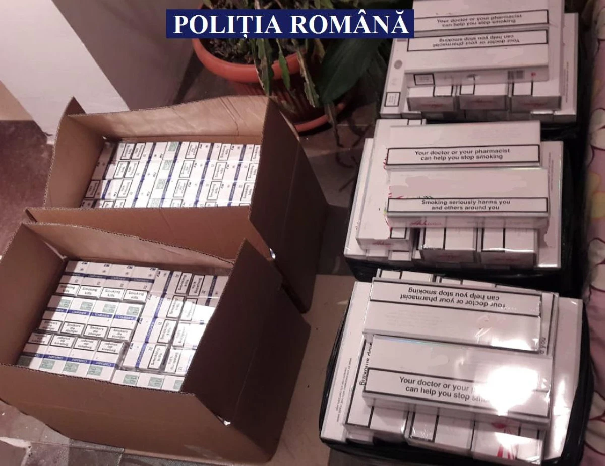 Zeci de percheziții în Arad și Timișoara. Au fost reținute 10 persoane, bănuite de trafic cu țigări