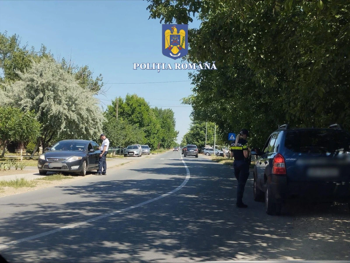 Zeci de șoferi amendați și permise reținute, în cadrul unei acțiuni la trecerile la nivel cu calea ferată, din municipiu