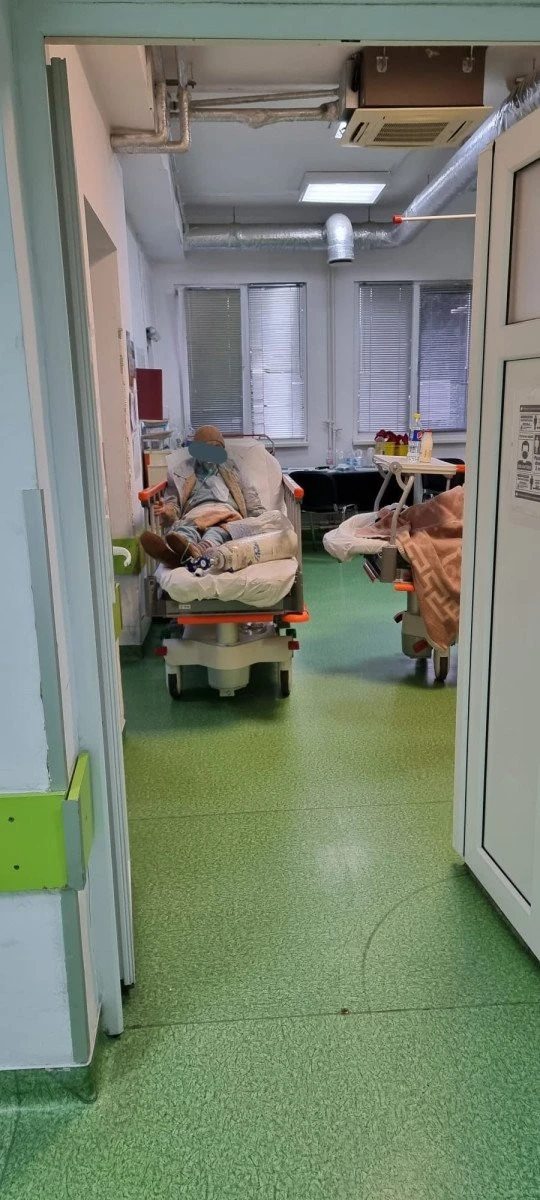 Zilnic, 40-50 de pacienți pozitivi așteaptă eliberarea unui loc pe secțiile COVID-19 – în timp ce toate paturile sunt ocupate cu pacienți care luptă pentru viață