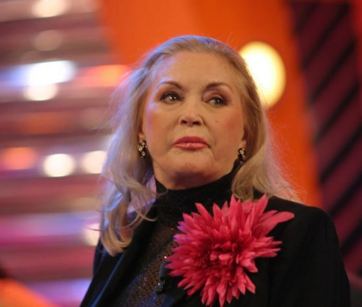 „Zina ne-a iubit pe toţi”. Reacțiile vedetelor la moartea Zinei Dumitrescu