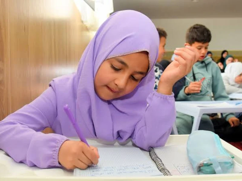  Austria interzice vălul islamic în școli. Fetele sub 14 ani nu mai pot purta hijab 