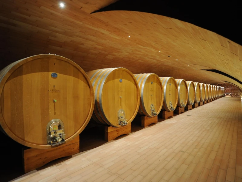 Furt de cinci milioane de euro în Italia: 30.000 de sticle de vin, furate dintr-un depozit din Toscana