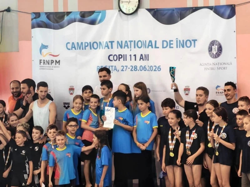 Înotătorii de la CSS Gloria Arad au readus clubul pe podiumul național după 17 ani