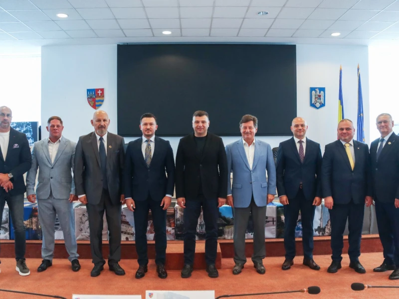 Noii consilieri județeni ai PNL Arad au depus astăzi jurământul