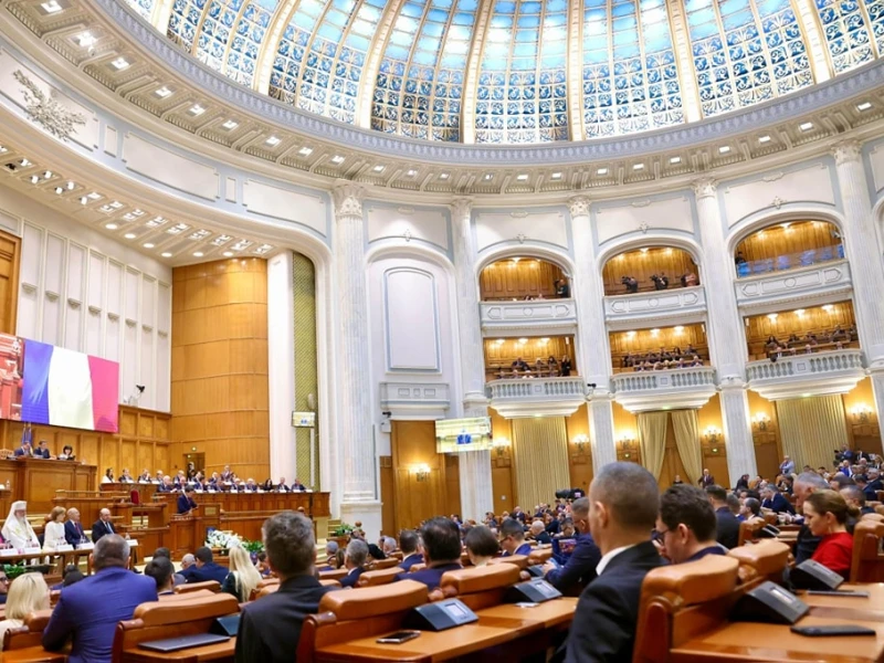 Parlamentul, convocat într-o nouă sesiune extraordinară