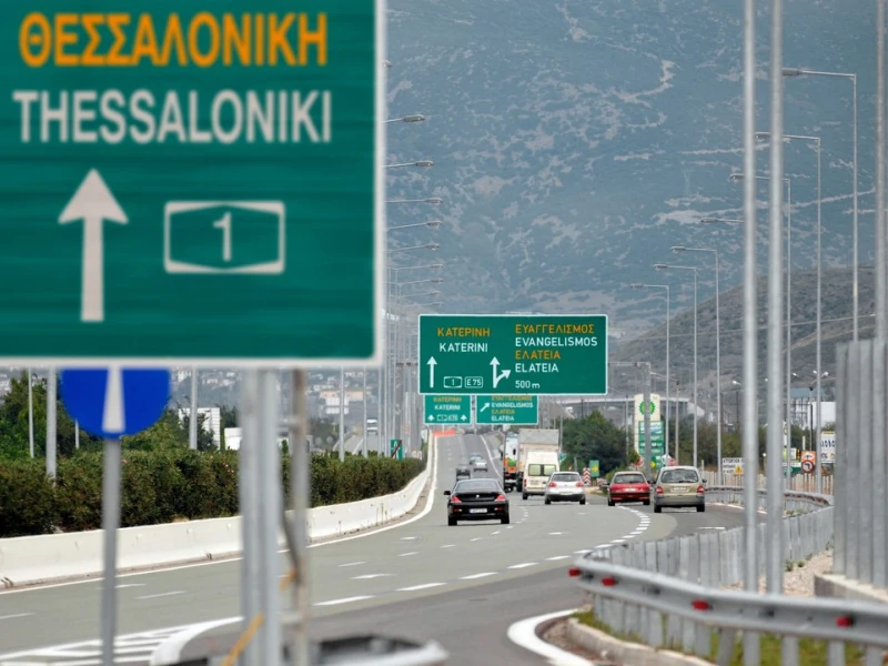 Sondaj: Unul din patru români își petrece vacanța în străinătate. Grecia rămâne destinația preferată