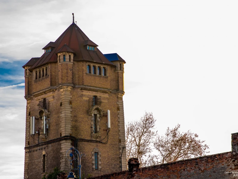 Turnul de Apă din Arad rămâne închis. Proprietarii cer implicarea autorităților