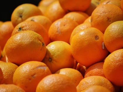 12 tone de portocale cu pesticide, vândute în hypermarketuri din România