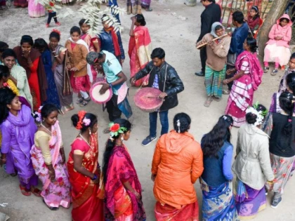 13 femei și copii care participau la o nuntă au căzut într-o fântână și au murit, în India
