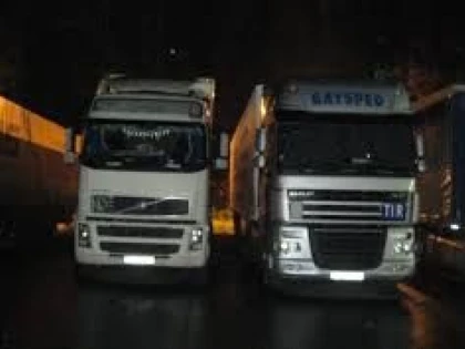 13 ROMÂNI, CONDAMNAȚI ÎN FRANȚA PENTRU FURT DIN TIRURI
