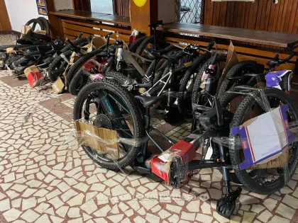 14 biciclete fără documente de proveniență, estimate la aproximativ 50.000 de lei, descoperite de polițiștii de frontieră arădeni