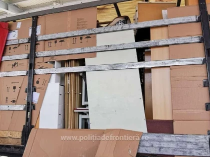 17.500 kilograme de deșeuri, oprite la intrarea în țară dinspre Ungaria