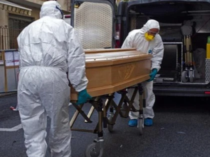 17 arădeni infectați cu SARS-CoV-2 au decedat într-o singură zi