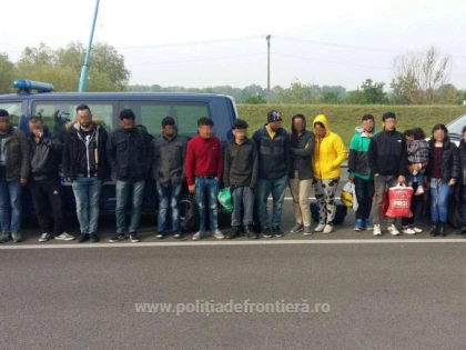 17 irakieni, indieni și pakistanezi au încercat să treacă pe câmp în Ungaria