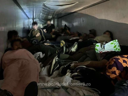 18 refugiați, depistați în timp ce intenţionau să iasă ilegal din ţară, prin Nădlac