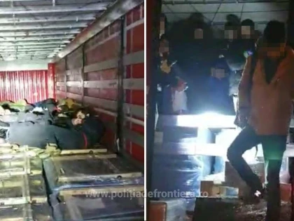 21 de cetăţeni din Irak, Egipt și Siria, ascunşi  într-un camion încărcat cu piese auto, depistați la Nădlac II