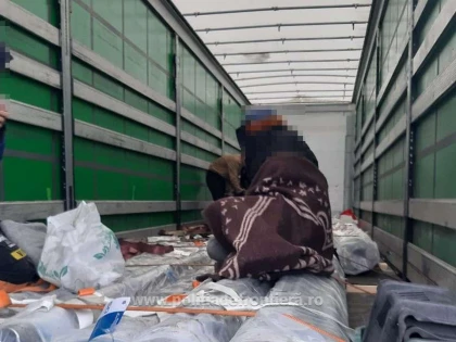 21 de refugiați au încercat să treacă ilegal frontiera, prin Nădlac