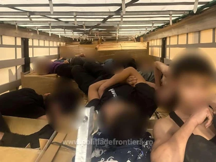 24 de cetățeni străini au încercat să treacă ilegal frontiera, la Nădlac