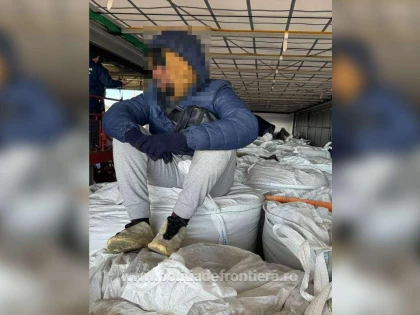 25 de refugiați au încercat să treacă ilegal în Ungaria