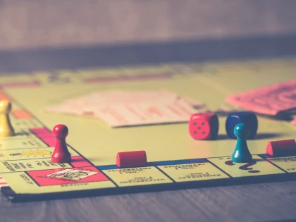 3 motive pentru care să-ți cumperi Catan