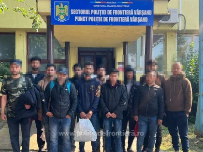 31 de cetățeni străini, depistați de polițiștii de frontieră arădeni într-un TIR și o autoutilitară