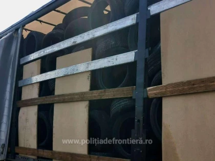 36 tone deşeuri au fost oprite la intrarea în țară, la Nădlac