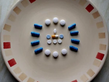 4 INTREBARI PE CARE SA LE PUI INAINTE SA IEI ANTIBIOTICE