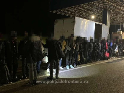 56 de cetăţeni străini, depistați ascunși în mai multe mijloace de transport, la ieşirea din ţară