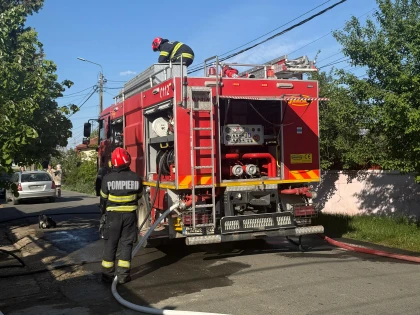 56 de intervenții ale pompierilor arădeni în ultimele 24 de ore. Cinci incendii de vegetație au afectat aproximativ 6 hectare