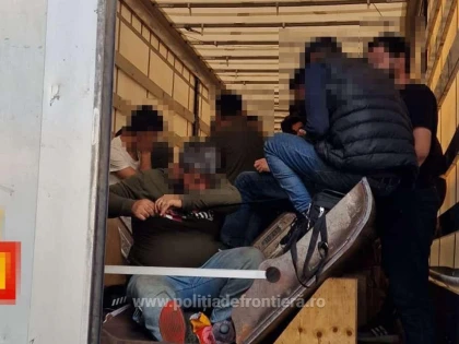 60 de cetățeni străini au încercat să treacă ilegal în Ungaria