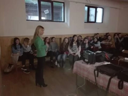 600 DE ELEVI ARĂDENI AU PARTICIPAT LA ACȚIUNILE PREVENTIVE ALE DGASPC