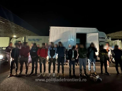 61 de refugiați au încercat să treacă în Ungaria, prin Nădlac, ascunși în mijloace de transport